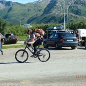 Radfahren ist ein beliebtes Verkehrsmittel in Lofoten